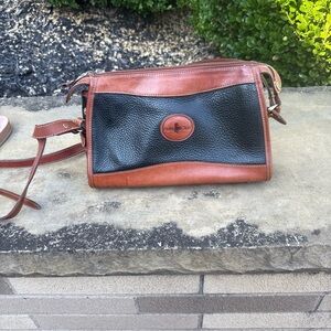 Vintage 90’s Hunt Club leather black & brown crossbody purse